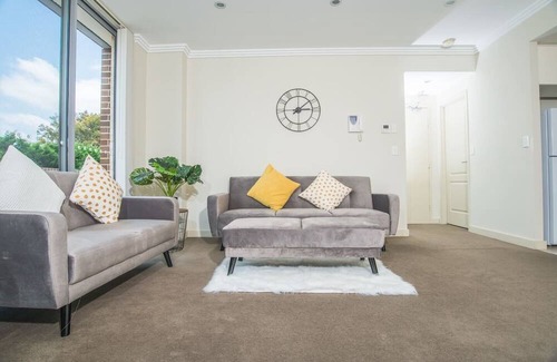 Gordon Apartment | Designed home for ultimate amenities in Gordon
