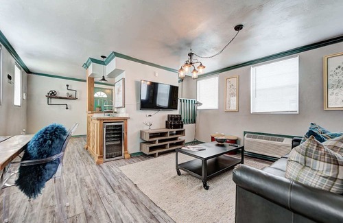 Central Oklahoma City House | Indie Escape 1,blocks away from Plaza District