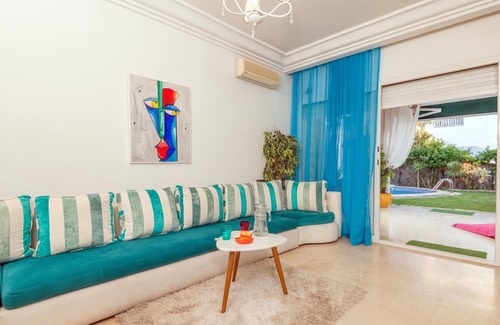 Hammamet House | Have breakfast by the pool every day