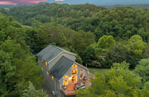 Dandridge Apartment | Cozy 3BR Lake Access w Sauna