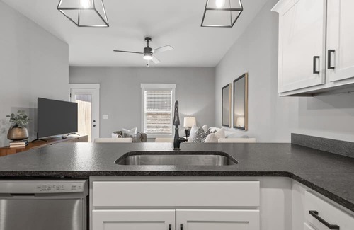 Clarksville Condo | River's Edge