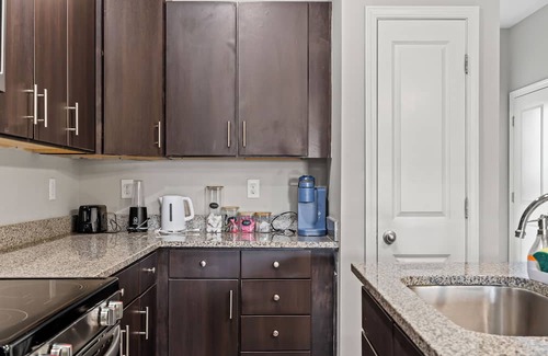 Pineville House | Upscale King 3BR Townhouse in Pineville