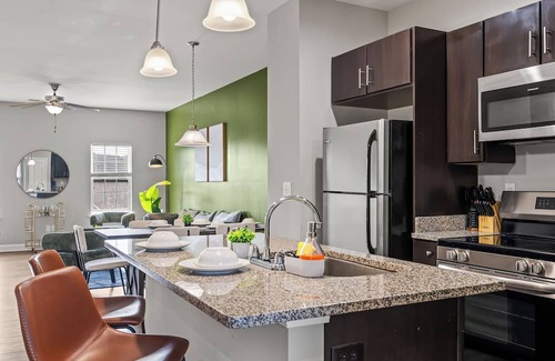 Pineville House | Upscale King 3BR Townhouse in Pineville