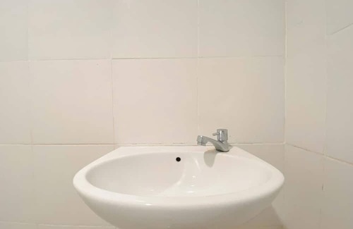 Jatingaleh Apartment | Simple White Accent Studio At Apartment Paltrow City