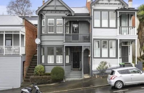 Dunedin City Centre Villa | Villa on Rattray