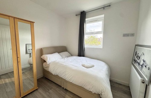 Belvedere Apartment | Three Double Rooms in Spacious Home