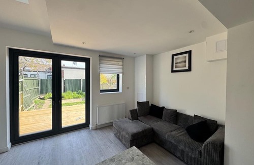 Belvedere Apartment | Three Double Rooms in Spacious Home