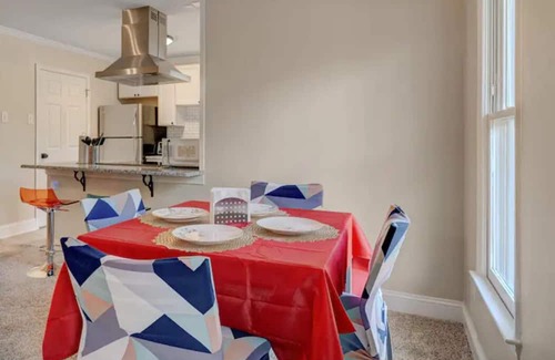 Durham Apartment | Tiger Lilly - Duke & Downtown 2 Bedroom Apts by Quantum Suites