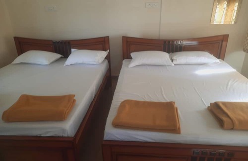 Udupi Cabin | UDUPI YATHRINIVAS