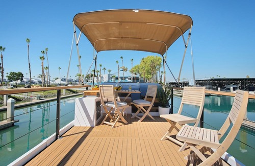 Sausalito Boat Rental | Charming house boat with 2 bedrooms and WiFi, AC in brilliant Sausalito