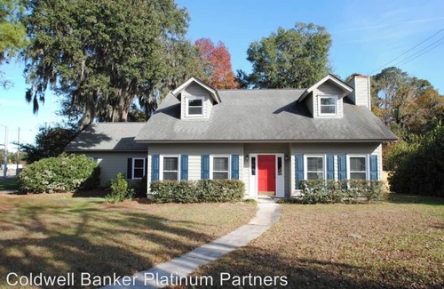 Savannah House | Charming 4-bedroom house with AC and WiFi in welcoming Savannah