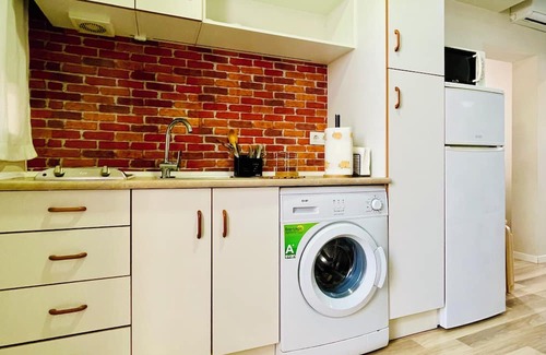 Arapiles Apartment | Charming centrally located apartment with excellent location and all amenities.
