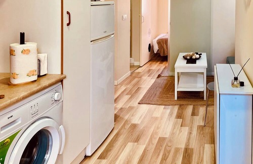 Arapiles Apartment | Charming centrally located apartment with excellent location and all amenities.