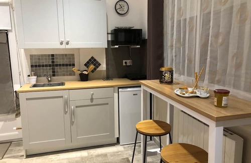 Cheval-Blanc Apartment | Apartment 'Esprit Zen En Provence Spa' with Shared Pool, Wi-Fi and Air Conditioning