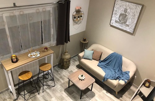 Cheval-Blanc Apartment | Apartment 'Esprit Zen En Provence Spa' with Shared Pool, Wi-Fi and Air Conditioning