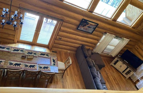 West Fork House | Entire House with Pool & Playground on 3 Acres