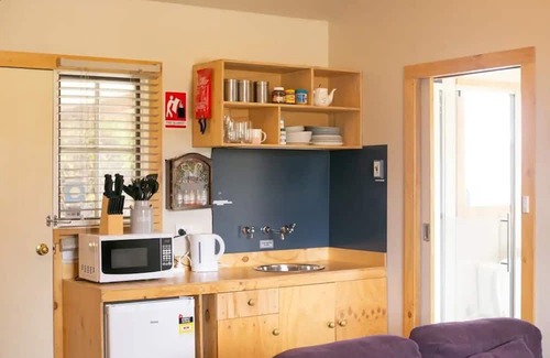 Staverton Apartment | 3 Hills@The Good Place. 小屋 @ 好地方. Inc breakfast