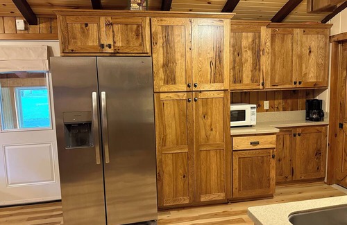 Pymatuning Central House | Charming 2 BR Lake House Steps from Pymatuning