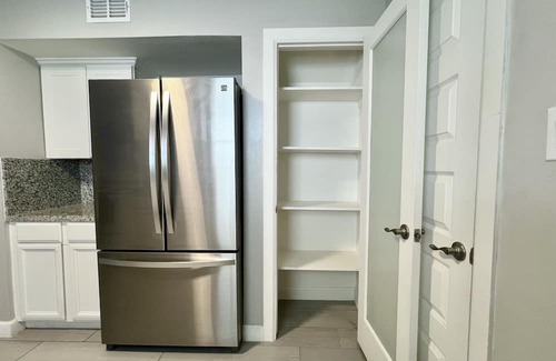 Brownsville House | Miramar #4 - Gorgeous and Spacious 3BD/2BA - WiFi