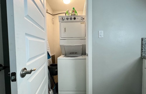 Brownsville House | Miramar #4 - Gorgeous and Spacious 3BD/2BA - WiFi