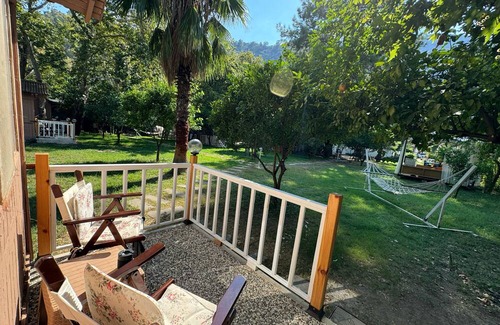 Cirali Ski Chalet | Okyanus Kıyısı Bungalov