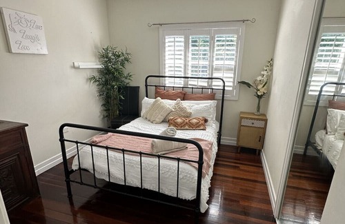 Holland Park West House | Beautiful Central Queenslander