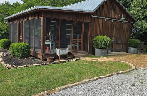 Chickamauga Cabin | Rustic Haven