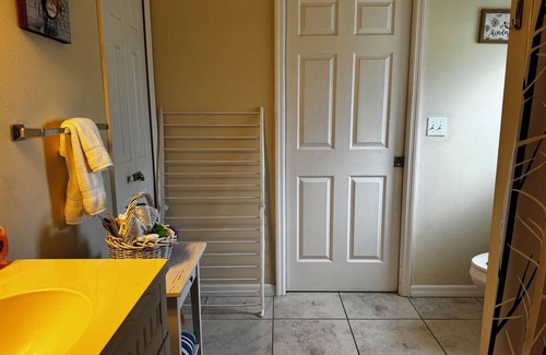 Fellowship Other | Charming 2-bedroom pet-friendly apartment on Equestrian woodland farm.