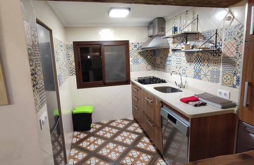 El Gastor Cottage | House with views of the mountains and the reservoir, with fireplace and saltwater pool