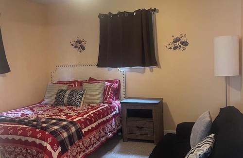 Newfoundland House | Your rustic home away from home