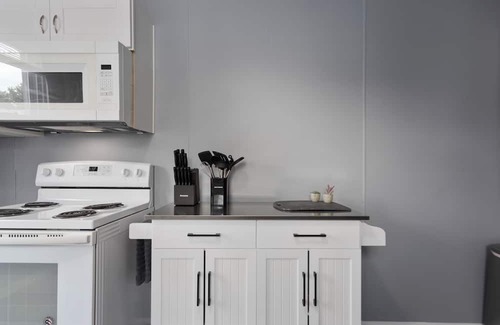Riverview Apartment | Cozy, 5 min to downtown, TMobile Center, PNL, Crossroads. close to everything!n