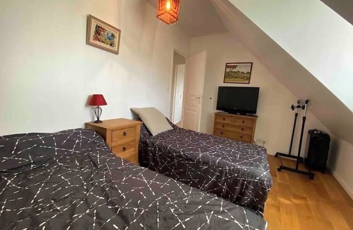 Pleherel-Plage-Vieux-Bourg Cabin | Detached house on fenced plot in Pleherel -plage