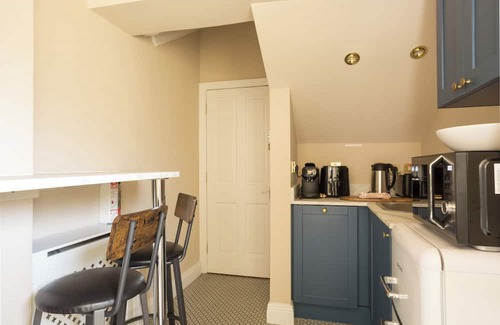 Delgany Apartment | Greystones Garden Studio for 2 down at the Harbour