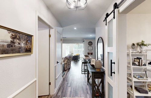 Salado Condo | Updated condo near the Golf Course with fireplace, wifi