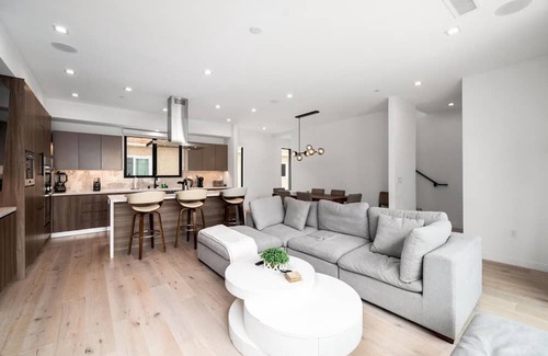 Venice Villa | Penmar Modern - Modern Architectural Home in the Heart of Venice