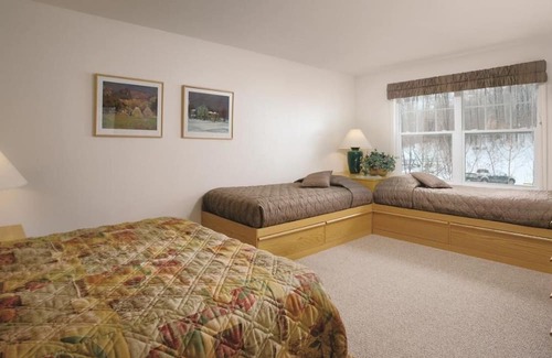 Jeffersonville Resort | Cozy resort in brilliant Cambridge family friendly including arcade games