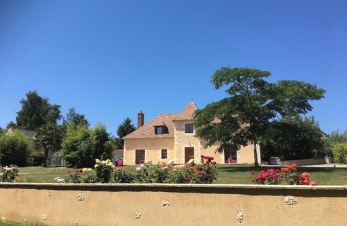 Mont-Saint-Jean House | Spacious house with pool and spa