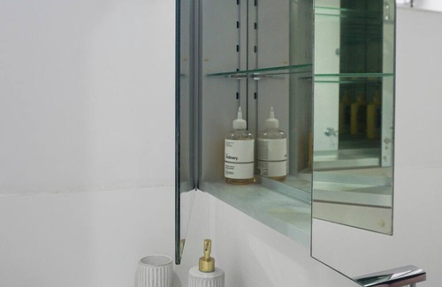 Wembley Apartment | Relax & Explore Wembley Haven-Close to Everything