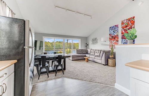Costigan Apartment | Scenic Riverside | 4 BD | Parking Available