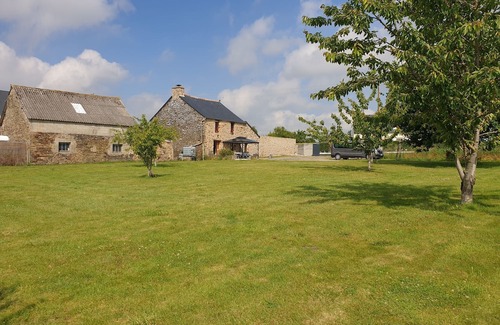 Saint-Georges-de-Grehaigne House | Old sheepfold in the bay of Mont Saint Michel for 8 persons PMR animals ok