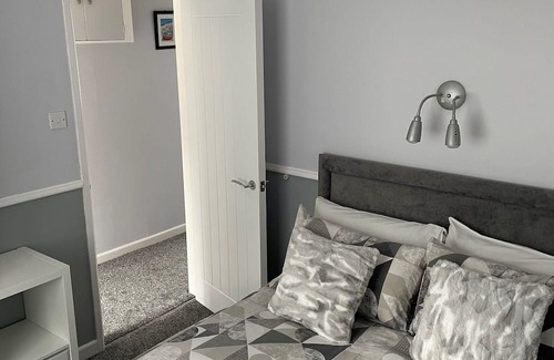 St. Michaels Apartment | Flat 5 is fully reburbished, with onsite parking and free wifi