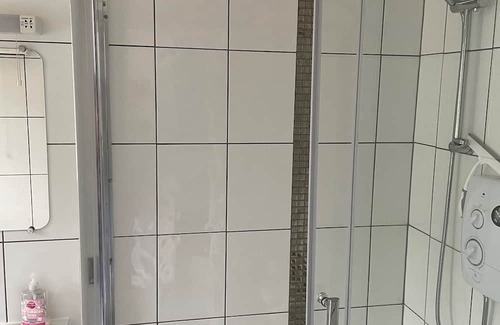 St. Michaels Apartment | Flat 5 is fully reburbished, with onsite parking and free wifi