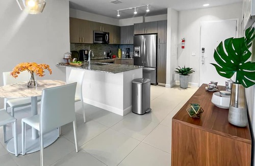 Doral Condo | Tranquil Doral Retreat: Spacious Gem