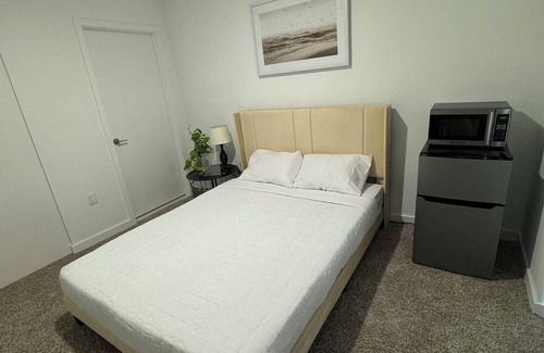 Florida City House | Cozy bedroom near Florida Keys