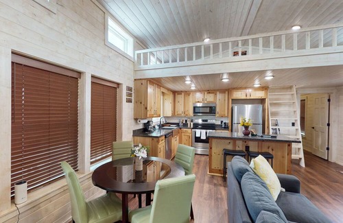 Paige House | Cozy cottage with private pond, covered deck, + wifi