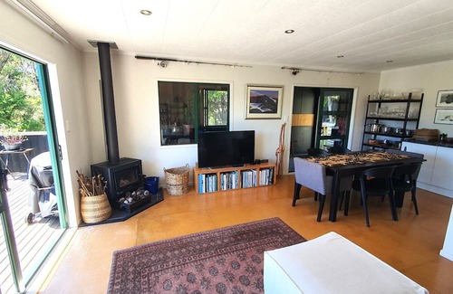 Kawau Island House | Sunny, comfortable island retreat with all the comforts of home