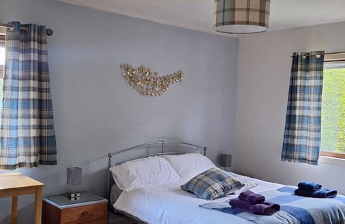 Glenfinnan Ski Chalet | Twin Deer Lodge - Amazing highland views, located in a Glen with lochs and river