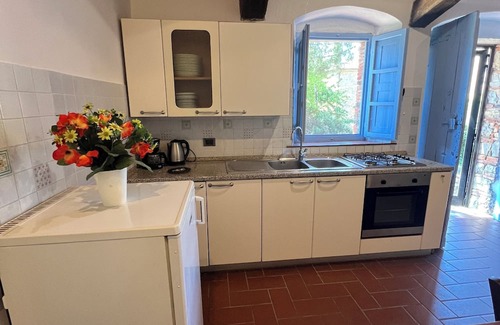 Pieve a Presciano House | Casa Intera in Pietra in Toscana