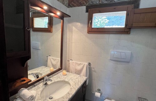 Pieve a Presciano House | Casa Intera in Pietra in Toscana