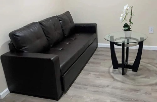 Bridgeport Apartment | Pleasant Lower Level Apartment